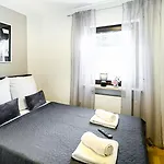 Charmantes 3-zi-apartment Am Schloessle In Lechhausen-garage-balkon-kueche-smart Tv *