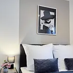 Charmantes 3-zi-apartment Am Schloessle In Lechhausen-garage-balkon-kueche-smart Tv Augsbourg