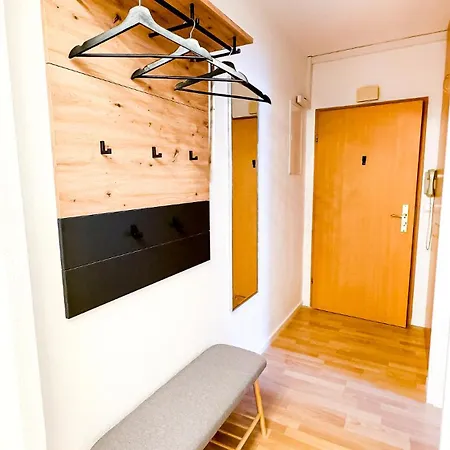 Appartamento Charmantes 3-zi-apartment Am Schloessle In Lechhausen-garage-balkon-kueche-smart Tv Augusta