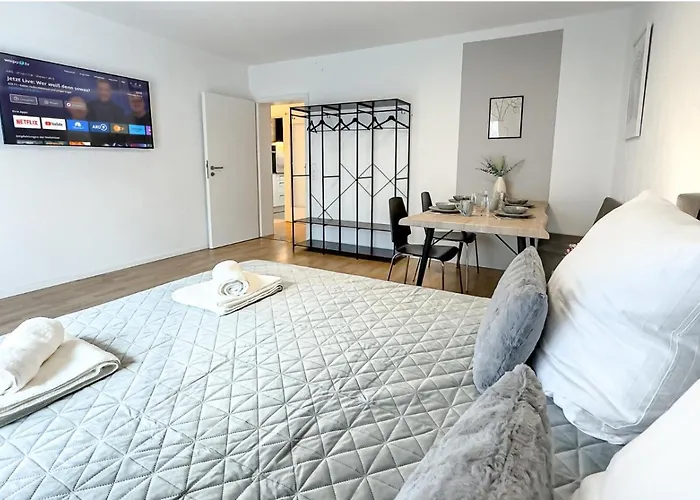 Apartamento Charmantes 3-zi-apartment Am Schloessle In Lechhausen-garage-balkon-kueche-smart Tv