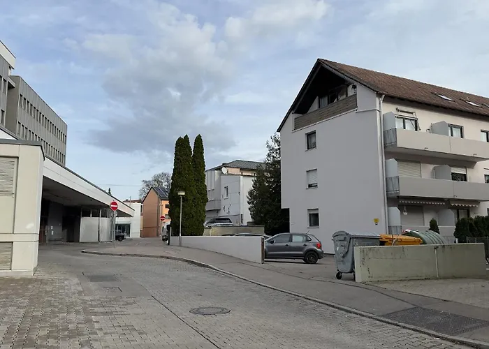 Charmantes 3-zi-apartment Am Schloessle In Lechhausen-garage-balkon-kueche-smart Tv Apartamento *