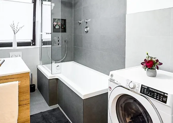 Charmantes 3-zi-apartment Am Schloessle In Lechhausen-garage-balkon-kueche-smart Tv * Augsburg