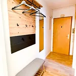 Lägenhet Charmantes 3-zi-apartment Am Schloessle In Lechhausen-garage-balkon-kueche-smart Tv Augsburg