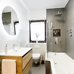 Charmantes 3-zi-apartment Am Schloessle In Lechhausen-garage-balkon-kueche-smart Tv Lägenhet Augsburg