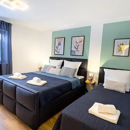 Lägenhet Charmantes 3-zi-apartment Am Schloessle In Lechhausen-garage-balkon-kueche-smart Tv Augsburg