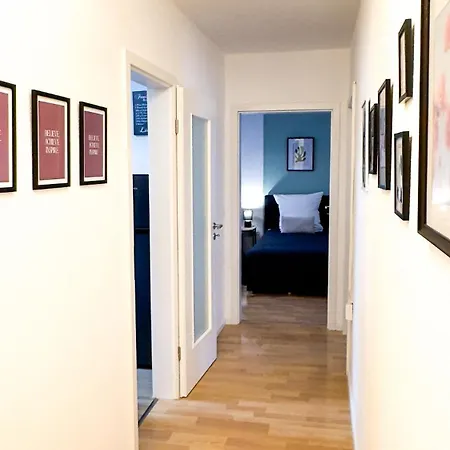 Charmantes 3-zi-apartment Am Schloessle In Lechhausen-garage-balkon-kueche-smart Tv اوغسبورغ