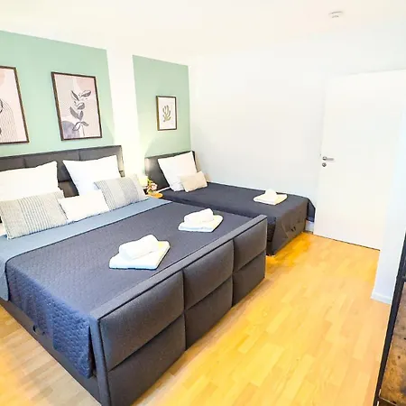 Apartment Charmantes 3-zi-apartment Am Schloessle In Lechhausen-garage-balkon-kueche-smart Tv
